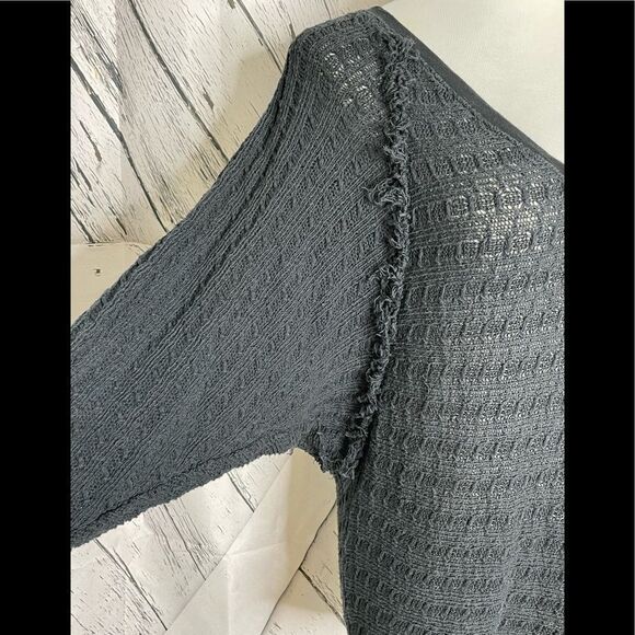 We The Free Gray Frayed Sweater Size S - Picture 3 of 6